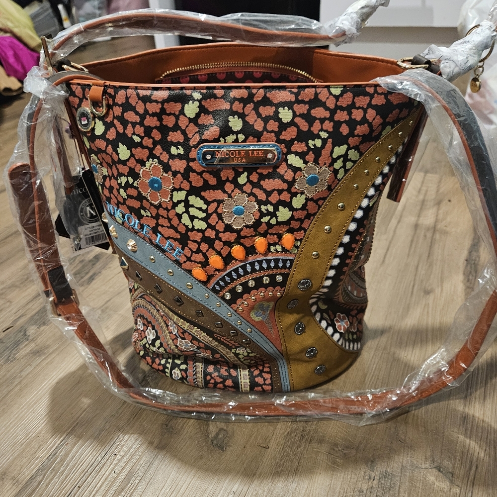 NICOLE LEE VINTAGE BOHO CROSSBODY BAG- NWT